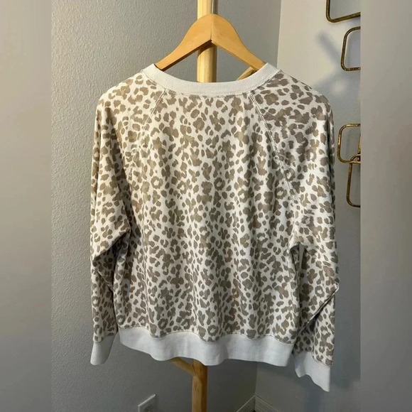 Old Navy Sweater Leopard Size M - Excellent Condition - Picture 3 of 8